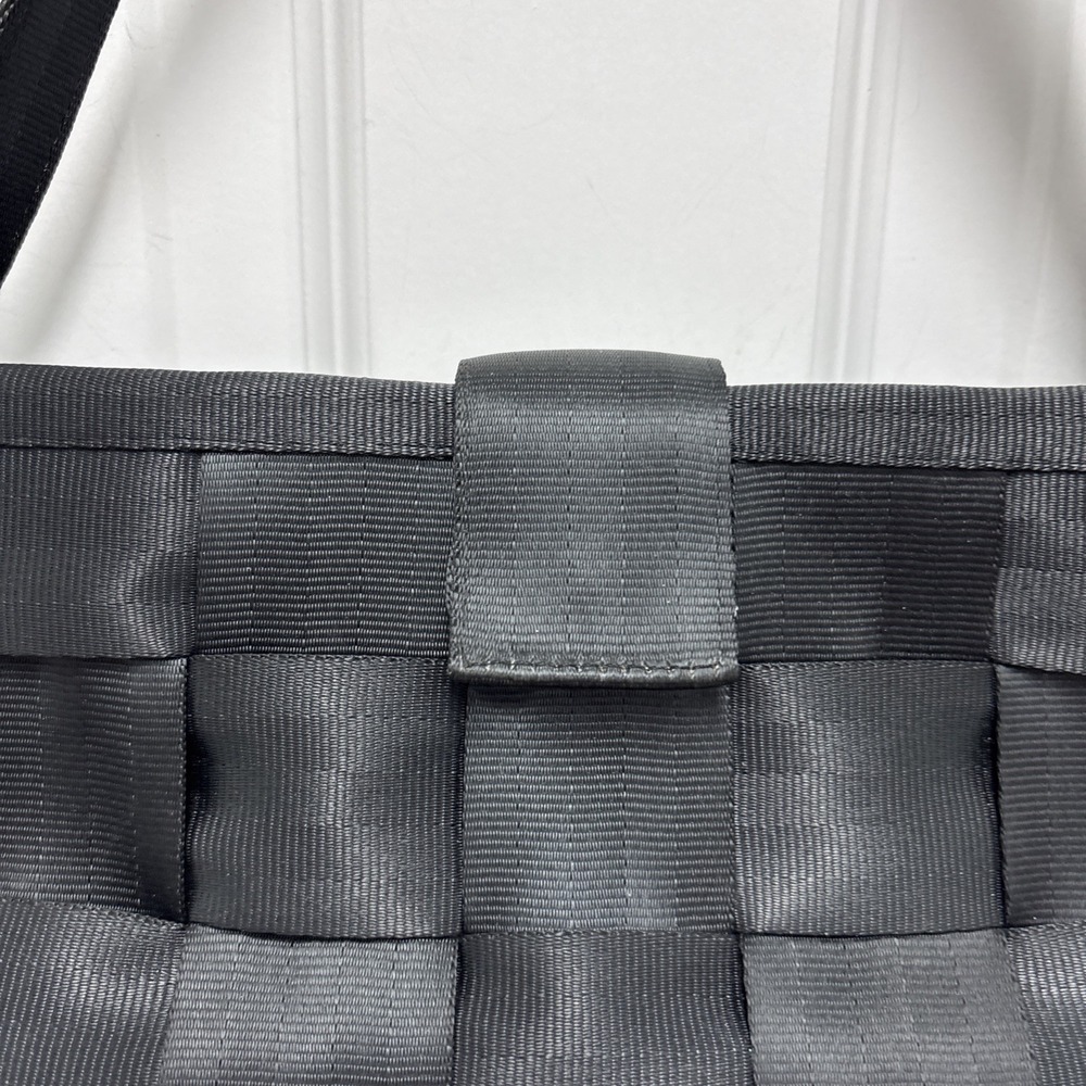Harveys Seat Belt Bag Charcoal Gray Woven Satchel Shoulder Bag - Picture 2 of 8